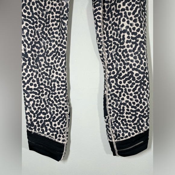 Lululemon High Times Pant Wrap Mesh
Ace Spot Grain Black - Picture 8 of 13